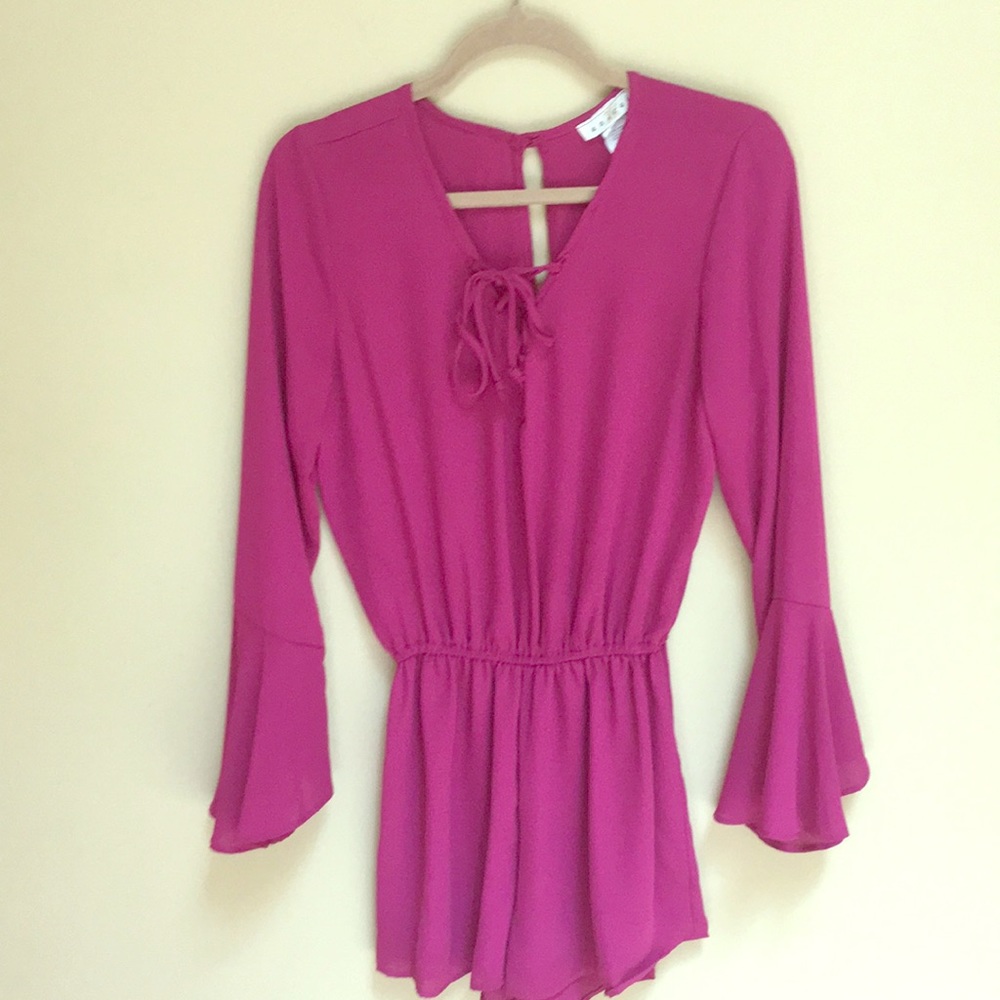 Avital Fuscia Color Bell Sleeve Romper Size Small